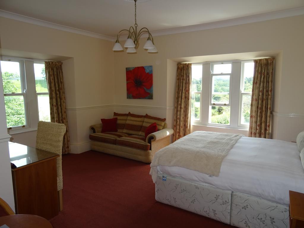 Отель Lutwidge Arms Holmrook Экстерьер фото