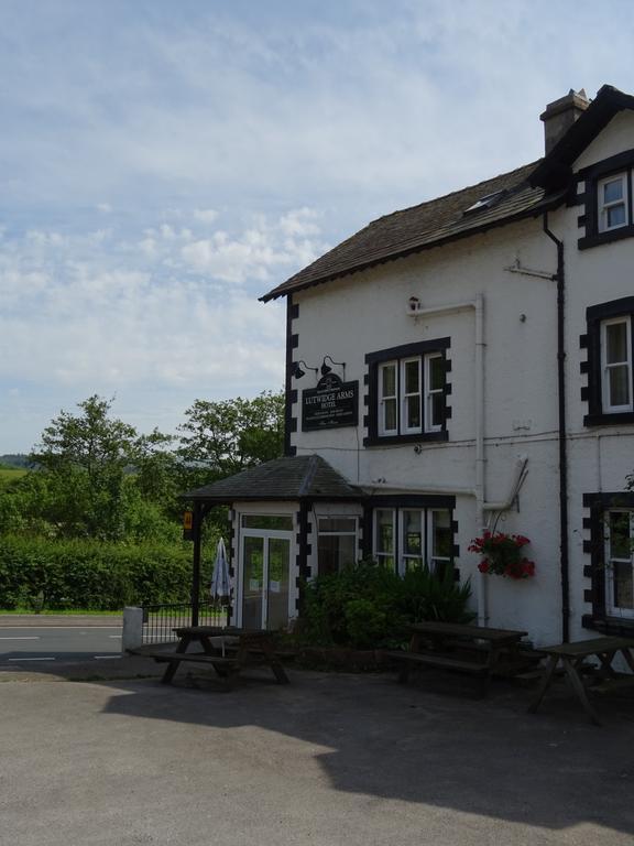 Отель Lutwidge Arms Holmrook Экстерьер фото