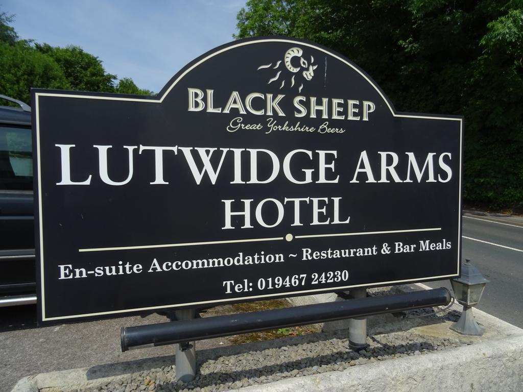 Отель Lutwidge Arms Holmrook Экстерьер фото